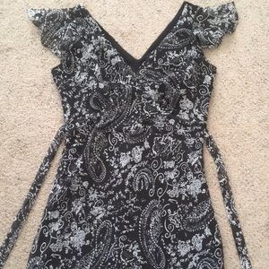 ZOEY BETH V-neck Midi Dress Black White Paisley Medium